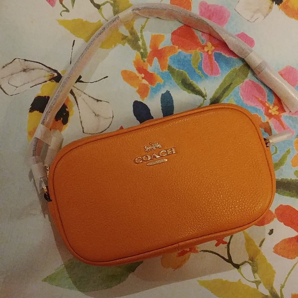 NWT Coach Orange Leather Wristlet - Picture 1 of 7